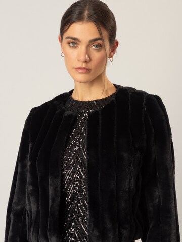 APART Between-Season Jacket in Black