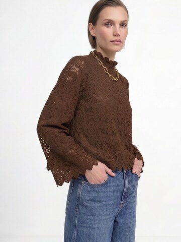 Rich & Royal Blouse in Bruin: voorkant
