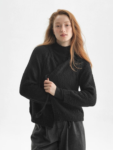 TorWeit Knit Cardigan in Black