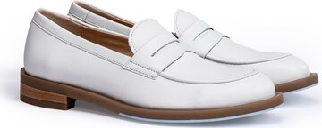 LLOYD Classic Flats in White