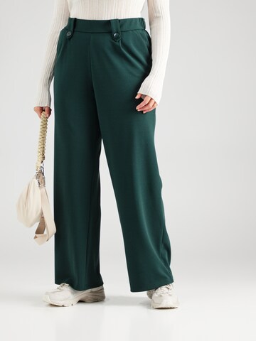 Wide leg Pantaloni con pieghe 'CARSania' di ONLY Carmakoma in verde: frontale