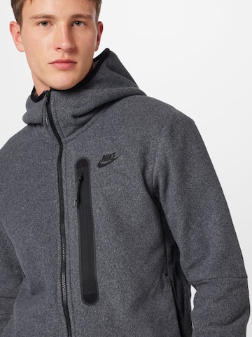 Nike Sportswear Fleece jas in Zwart