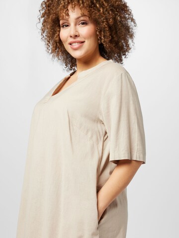 Robe 'Mayi' KAFFE CURVE en gris