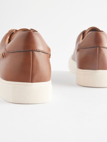 Sneaker bassa di Next in marrone