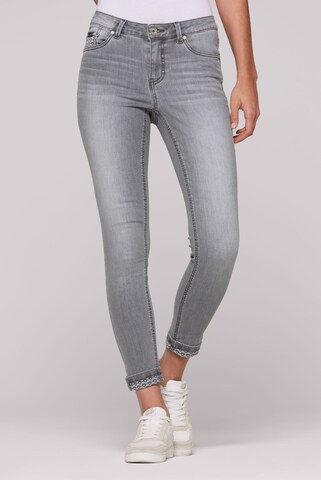 Soccx Slim fit Jeans in Grey: front