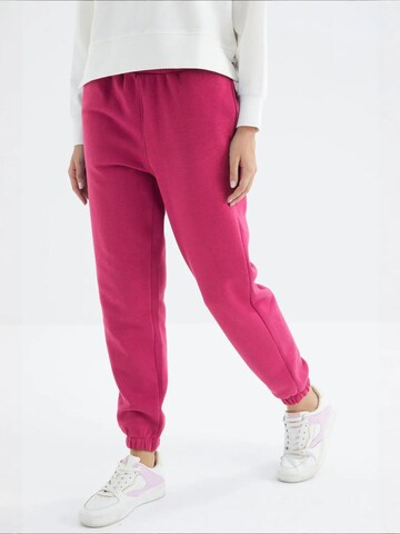 Tommy Life Regular Sporthose 'Jogginghose'‌‌‌‌‌‌‌ in Pink