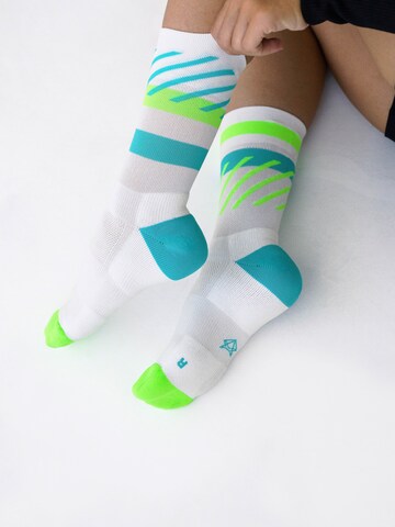 INCYLENCE Athletic Socks 'DISRUPTS' in 