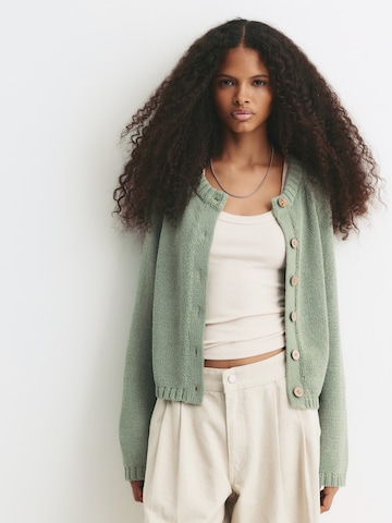 Cardigan Pull&Bear en vert : devant