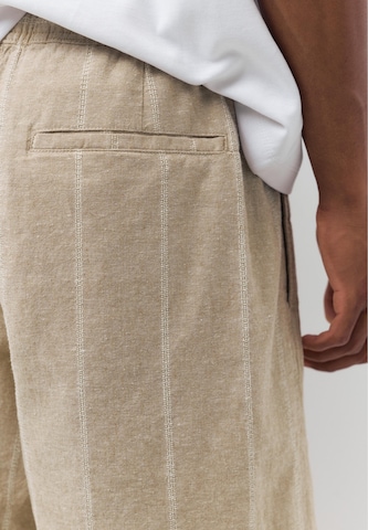 Largi Pantaloni de la Pull&Bear pe bej
