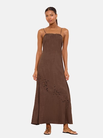 Lipsy Jurk in Bruin: voorkant