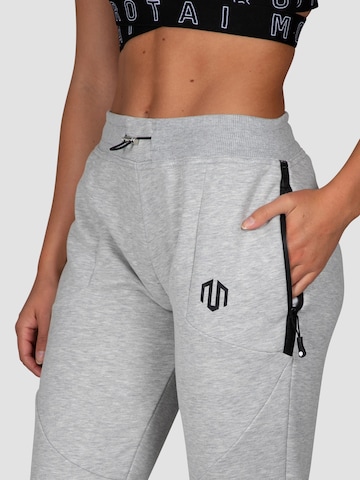 Effilé Pantalon de sport 'Naka' MOROTAI en gris