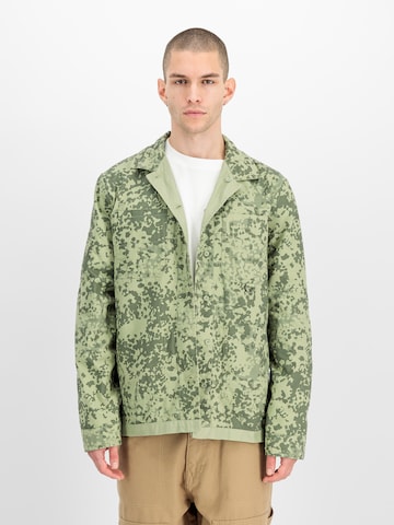ALPHA INDUSTRIES Between-Season Jacket in Green