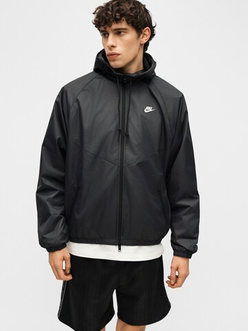 juoda Nike Sportswear Demisezoninė striukė: priekis