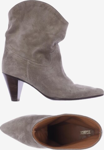 Closed Dress Boots in 38 in Grey: front