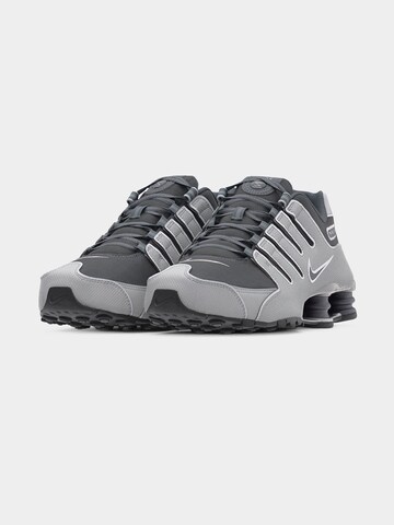 Nike Sportswear Rövid szárú sportcipők 'Shox NZ' - szürke