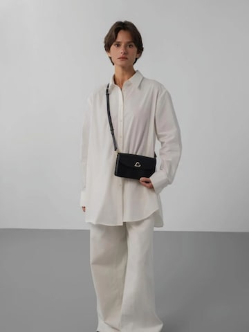 LANCASTER Paris Torba na ramię 'Lancaster Pochette A rabat aimanté Paris Philos Noir' w kolorze czarny