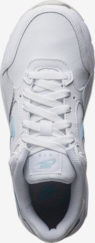 Baskets basses Nike Sportswear en blanc