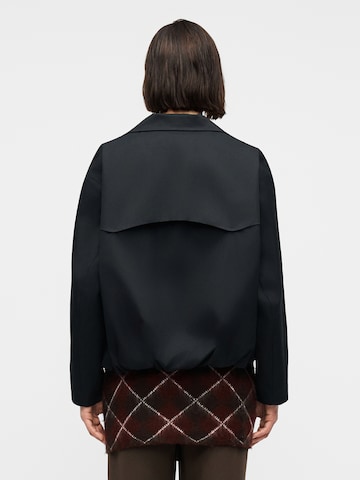 Copenhagen Studios Kevad-sügisjope, värv must