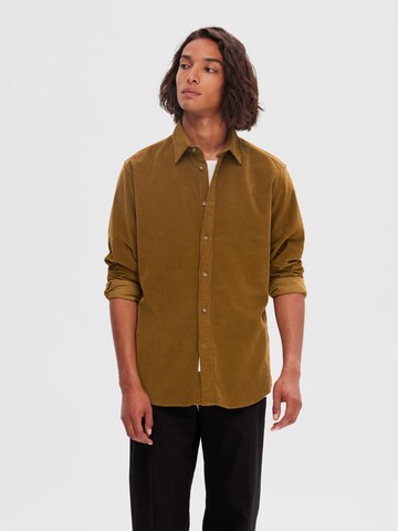 SELECTED HOMME - Regular Fit Camisa 'Regowen' em castanho: frente