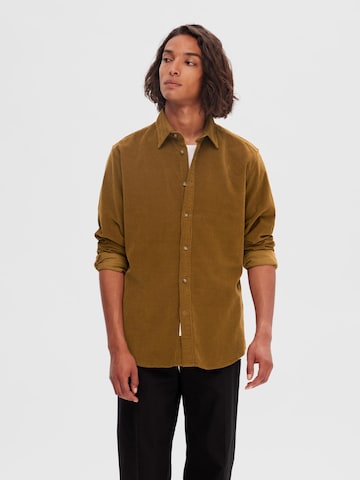 SELECTED HOMME Regular fit Button Up Shirt 'Regowen' in Brown: front