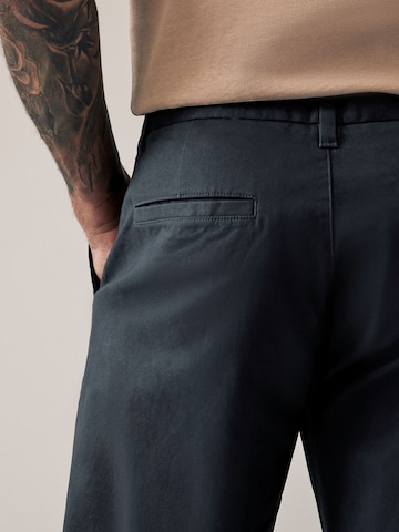 Loosefit Pantaloni chino di Next in blu