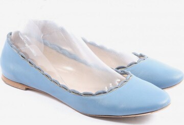 Chloé Flats & Loafers in 38 in Blue: front