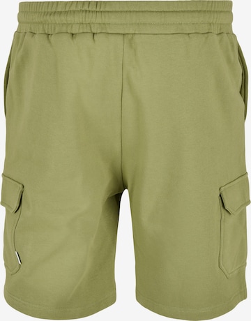 Urban Classics Regular Cargo Pants in Green