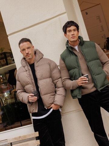 DAN FOX APPAREL Bodywarmer 'Konrad' in Groen