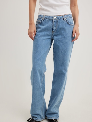 NA-KD Wide Leg Jeans in Blau: predná strana