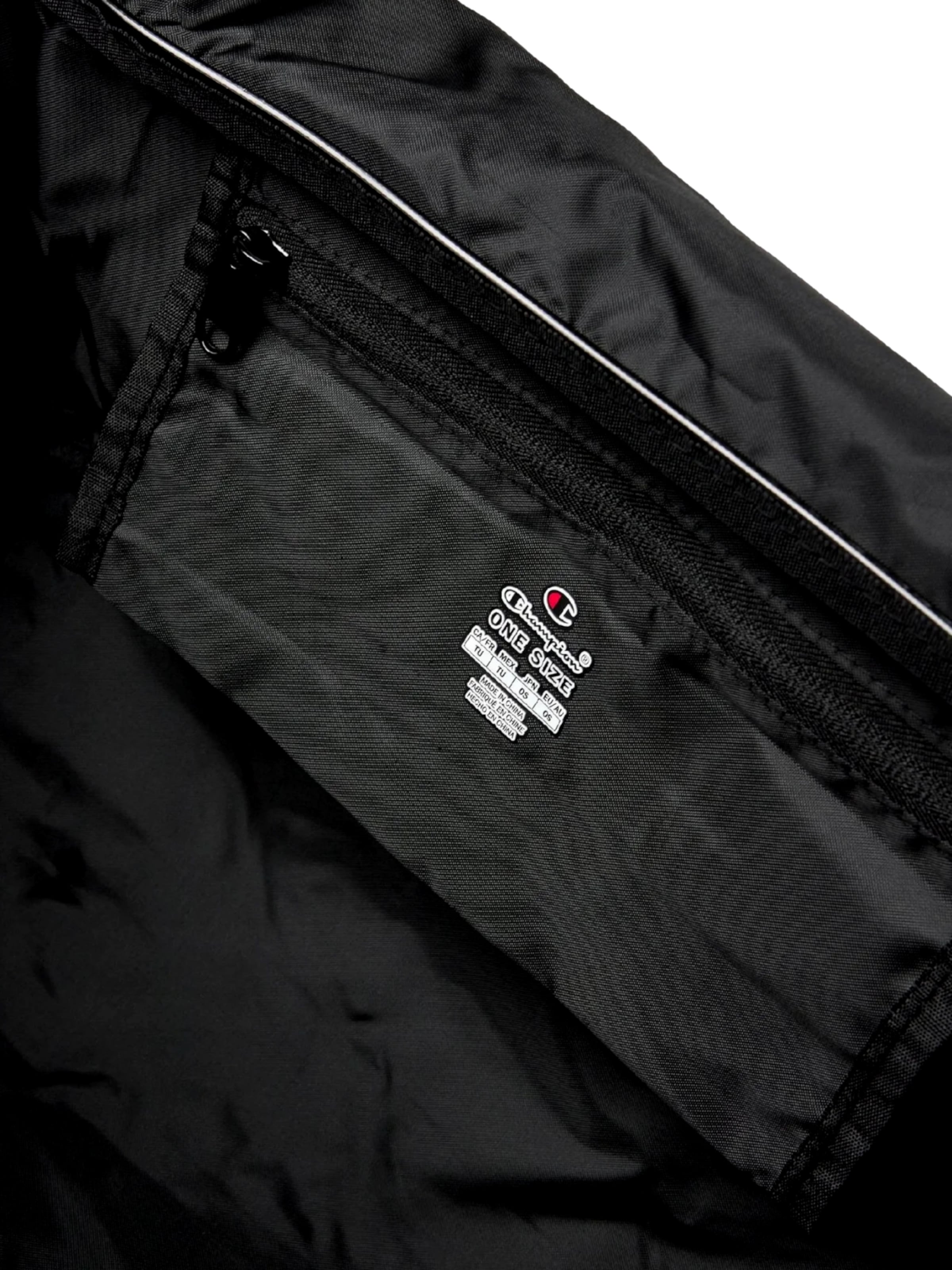 Champion Authentic Athletic Apparel Potovalna torba | črna barva