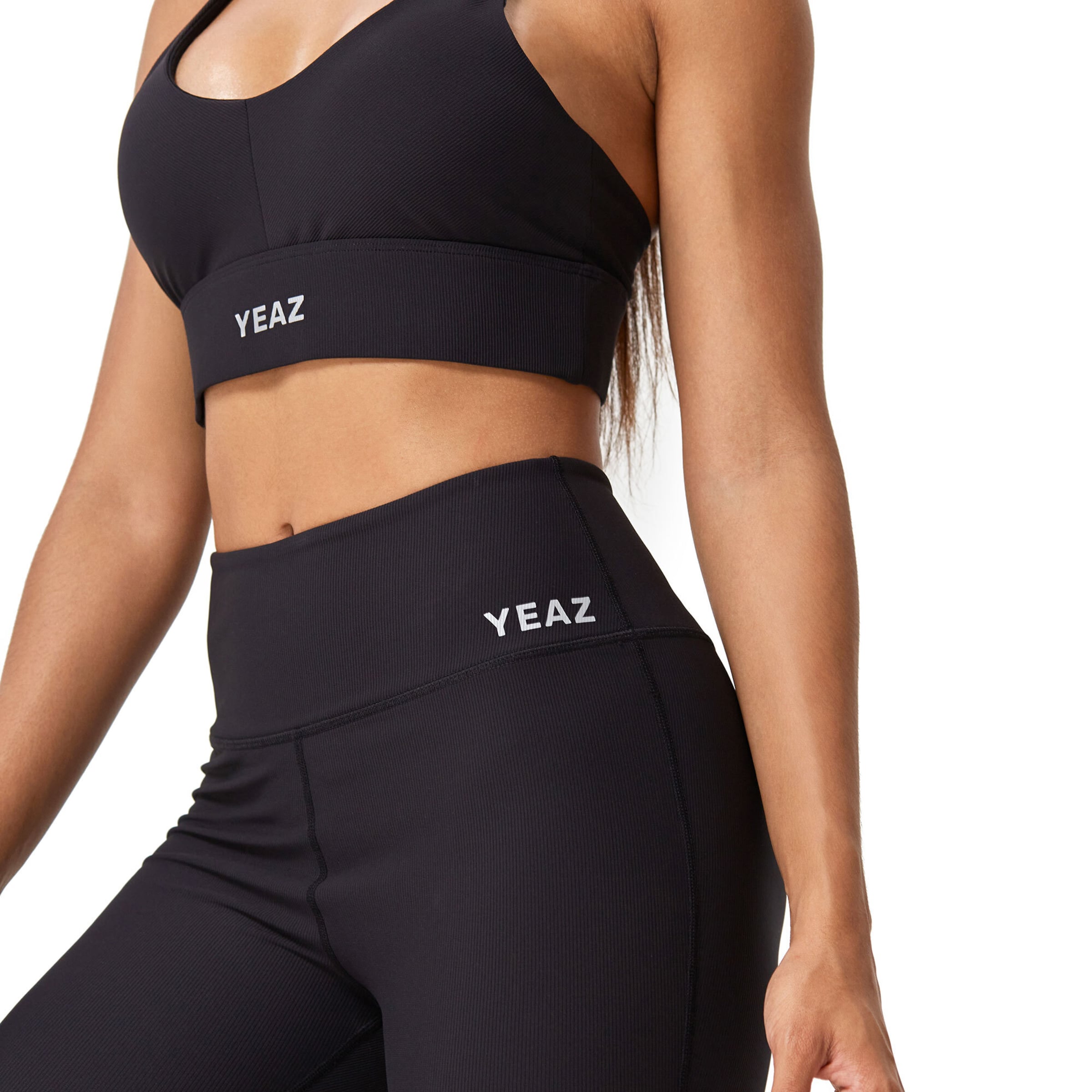 Top sportivo 'Vibrant' di YEAZ in nero