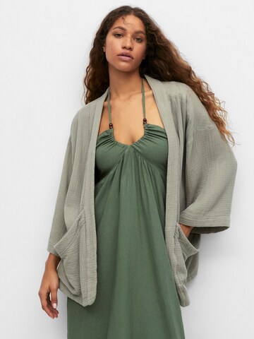 Pull&Bear Kimono in Grün: Vorderseite