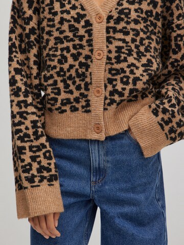 EDITED Strickjacke 'Leanne' in Beige