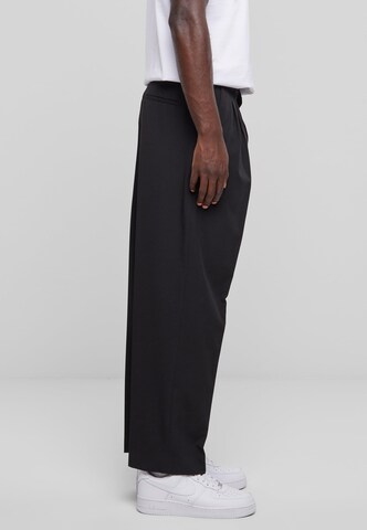 Urban Classics Loose fit Pleat-Front Pants in Black