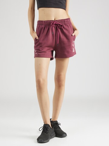 Hummel Regular Sportshorts 'Active' in Rot: predná strana