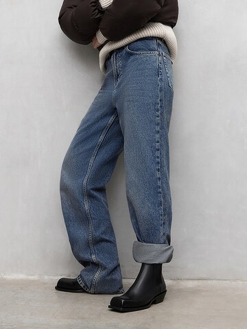 Potamy Chelsea Boots in Black