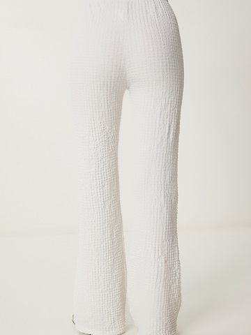 balta Happiness İstanbul Plačios klešnės Kelnės