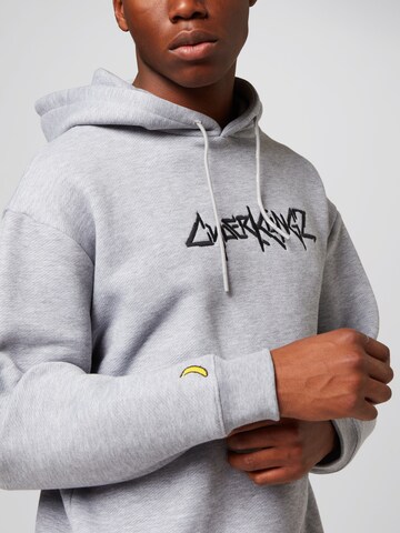 About You x Cyberkongz Hoodie 'Leo' in Grau