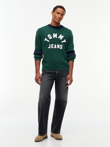 Tommy Jeans Trui 'Appliqué Jumper' in Groen