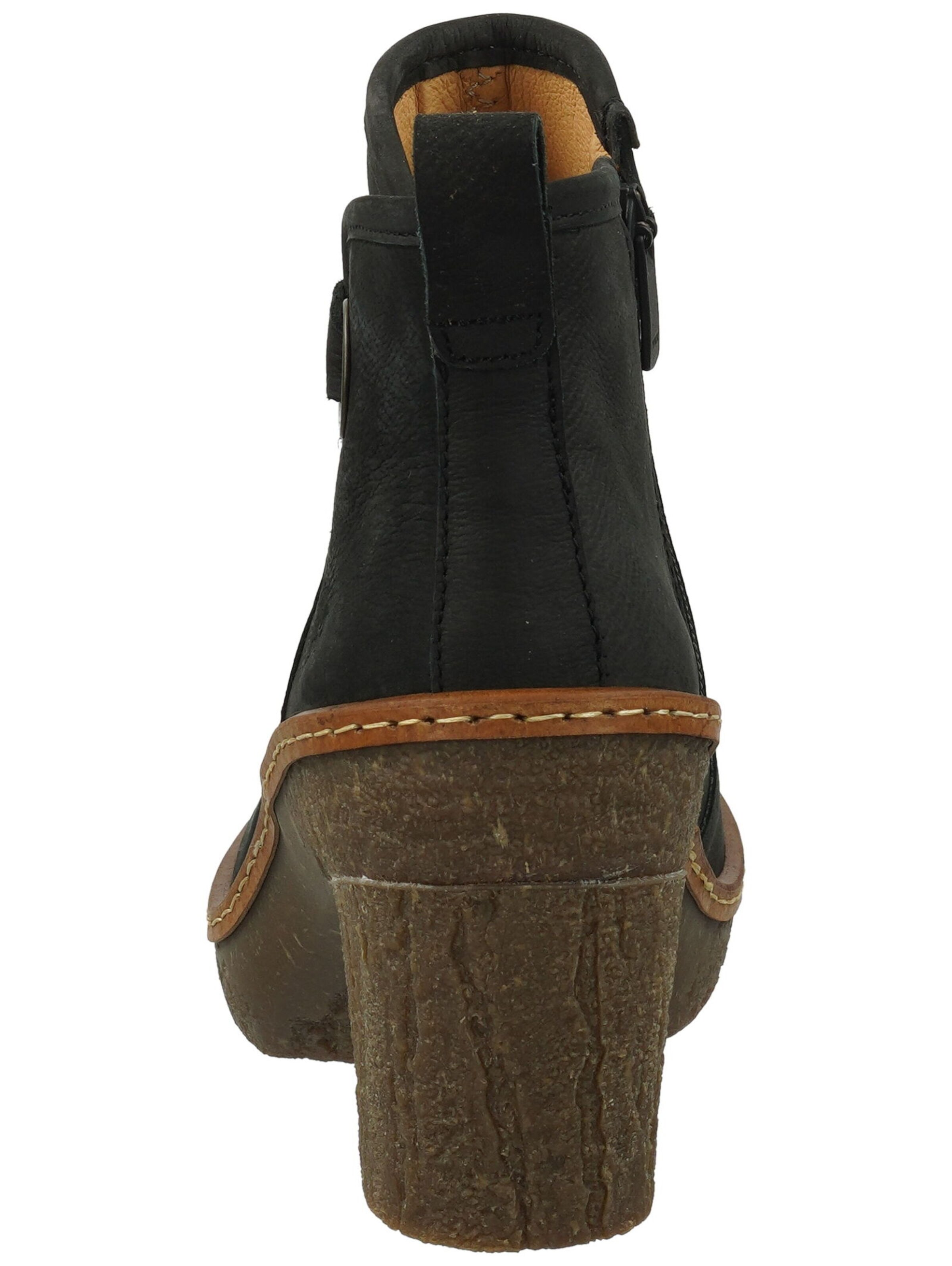 EL NATURALISTA Bootie in Black
