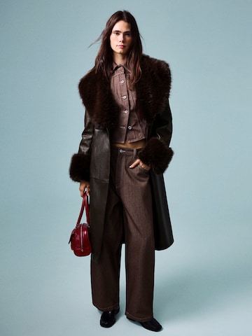 Manteau mi-saison Bershka en marron : devant