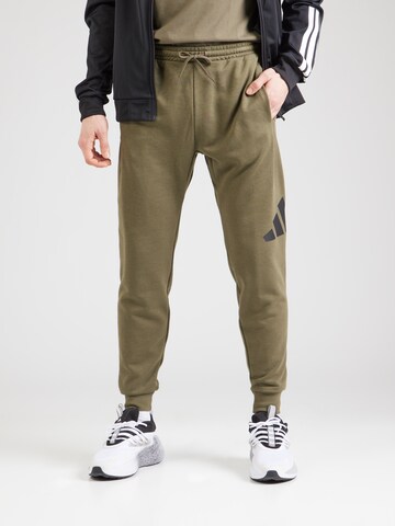 Tapered Pantaloni sportivi di ADIDAS SPORTSWEAR in verde: frontale