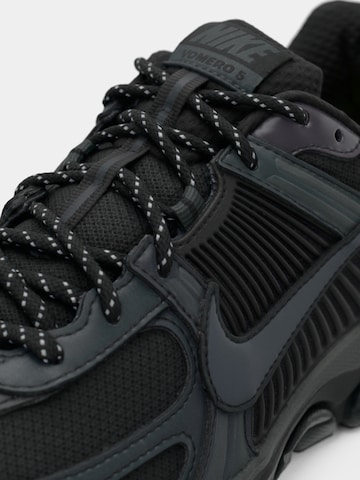 Nike Sportswear Sneaker 'Zoom Vomero 5' in Schwarz