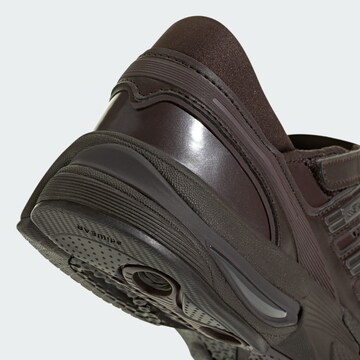 Baskets basses 'Adistar Control 5' ADIDAS ORIGINALS en marron