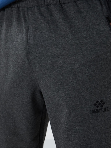 Regular Pantalon de sport Tommy Life en gris