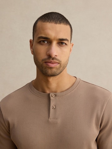 DAN FOX APPAREL Majica 'Kai' | bež barva