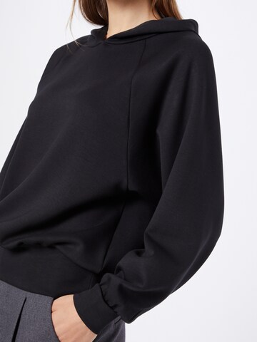 b.young Sweatshirt 'PUSTI' i svart