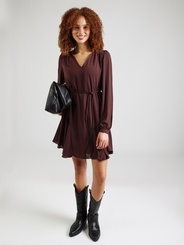 GUESS - Vestido 'WANDA' en marrón: frente