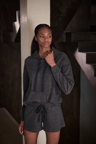 regular Pantaloni di LASCANA in grigio