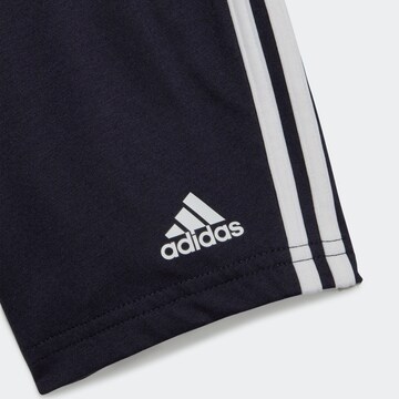 ADIDAS PERFORMANCE Treningsdress 'Essentials' i rød